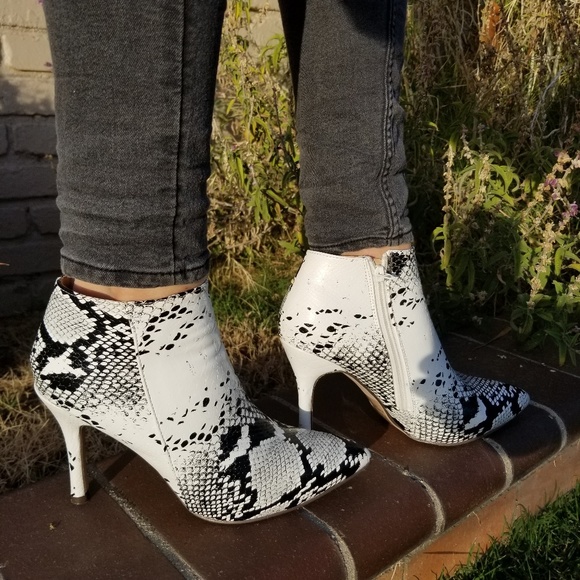 Pointed Toe Snake Ankle Booties Stilettos - Picture 2 of 6